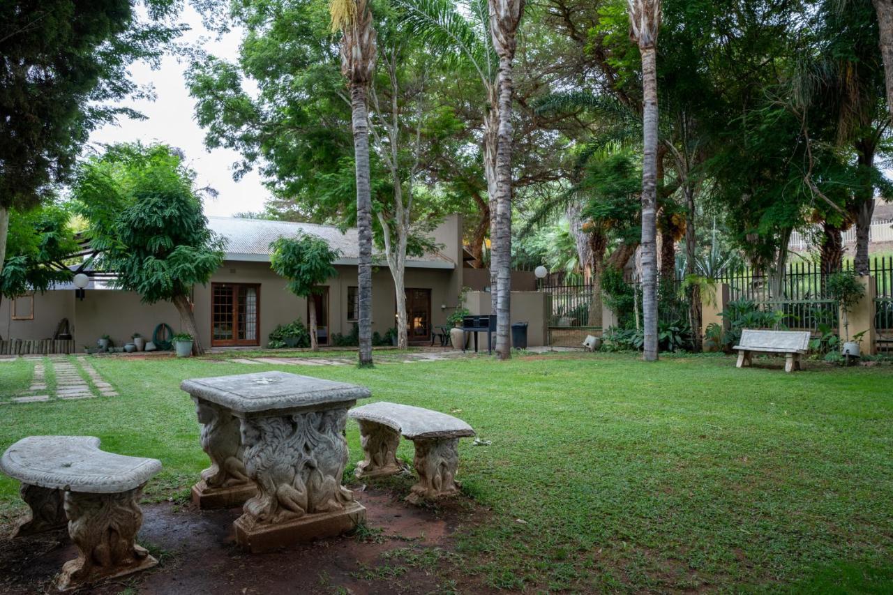 Riverbank Lodge Upington Ngoại thất bức ảnh
